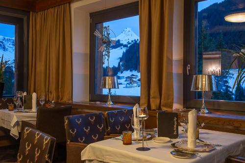 ห้องอาหาร, บูทิกโฮเต็ล ดี มิททักชปีทเซอ ซูพีเรียร์ (Boutique Hotel die Mittagspitze Superior) in ดามูลส์