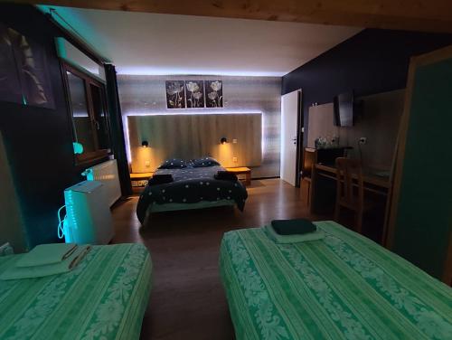 Large Double Room