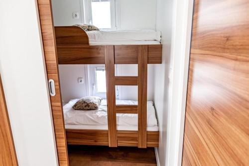 Floating Sea House Aurora – Portoroz, MO