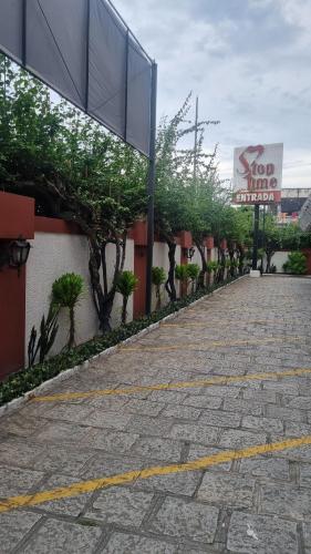 Exterior view, STOP TIME HOTE in Bonsucesso