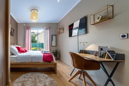 SUITE ET CHAMBRES d'hotes Voyage affaires Parking gratuit Proche Paris Versailles Giverny Yvelines in Epone