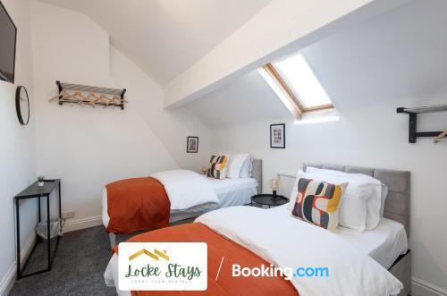 7 Bedroom House By Locke Stays Short Lets Serviced Accommodation Linthorpe Middlesbrough Free Parking