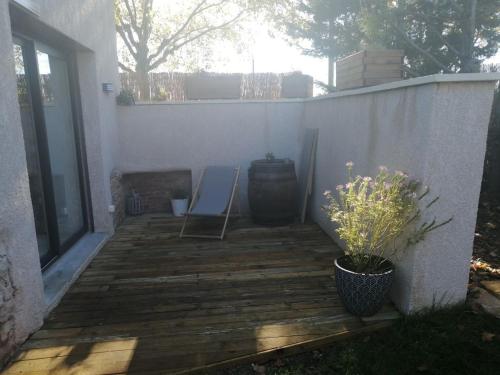 Erkély/terasz, L'Embellie un gîte tout confort et cocooning (L'Embellie un gite tout confort et cocooning) in Villefranche-sur-Saone