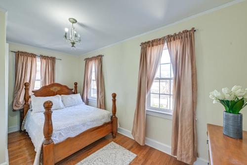 Charming Valley Stream Home 24 Mi to Central Park