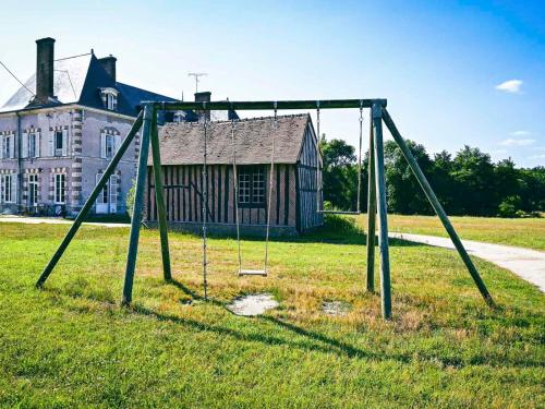 La Breteche-Le château et les dépendances