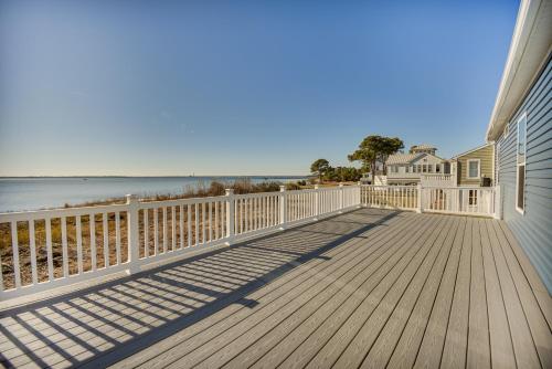 Quiet Bayfront Hayes Home with Deck and Private Beach!