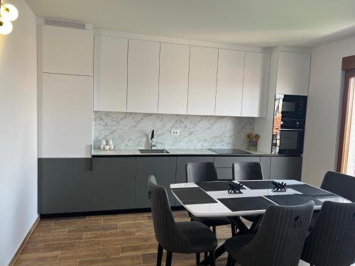 Кухня, Treva Hotel & Apartaments in Призрен