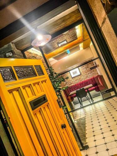 The Bankers Quarters - Apt 2 in Chapel West