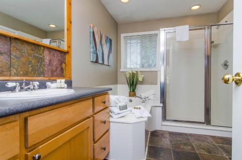 Union Cove 3-Plex in Salt Lake with Hot Tub