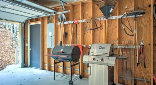 Lakeledge Hideaway by VCI Real Estate Services - main image