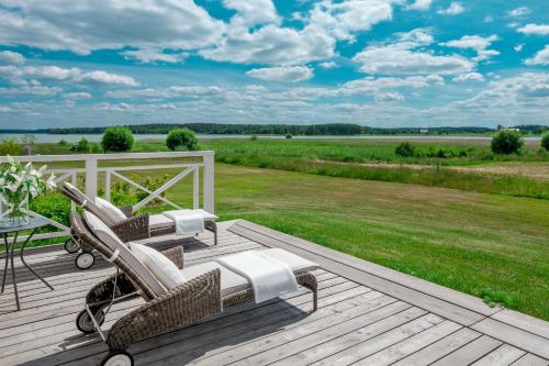 2 bedrooms, 3 beds