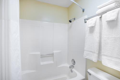 Days Inn by Wyndham Monticello in Monticello, USA