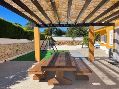 Facilities, Villa Malia Algarve in Monte Canelas
