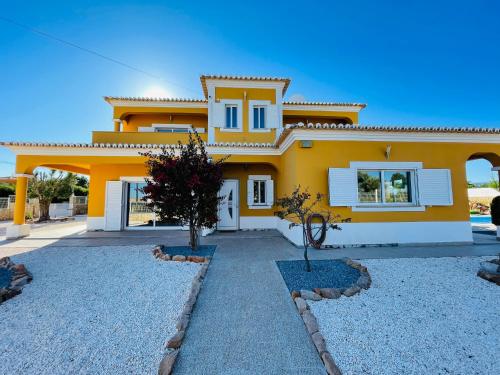 Exterior view, Villa Malia Algarve in Monte Canelas