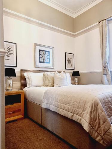 Superior Double Room image 4