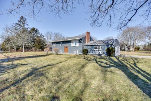 Pet-Friendly South Kingstown Home 5 Mi to Beach! in South Kingstown, USA