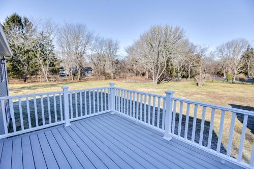 Pet-Friendly South Kingstown Home 5 Mi to Beach! in South Kingstown, USA