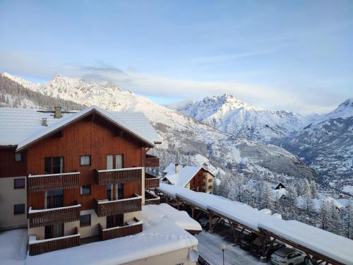 Bel appartement 4 à 6 personnes à 1800 Puy Saint Vincent 1400