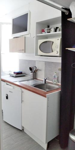 Chambre 1 PERSONNE et STUDIO 1 personne Avec Entrée Libre et Salle de Bain Privée 2
