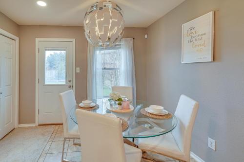 Stylish Family Home 3 Mi to SeaWorld San Antonio! in San Antonio, USA