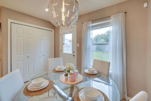 Stylish Family Home 3 Mi to SeaWorld San Antonio! in San Antonio, USA