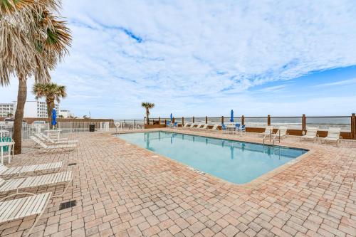 Beachfront Studio with Community Indoor Pool! in Daytona Beach, USA
