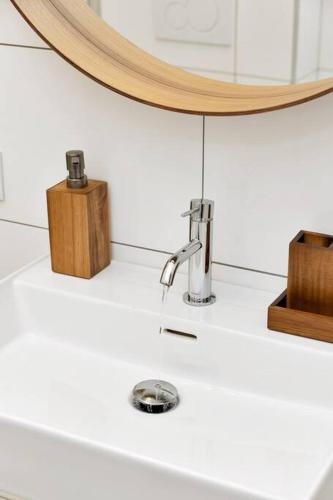 Villa Kiwi 3 min to the Beach with Private Magnesium Pool & Dive Rinse Tank Villa Kiwi 3 min to the Beach with Private Magnesium Pool & Dive Rinse Tank