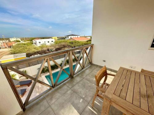 Villa Kiwi 3 min to the Beach with Private Magnesium Pool & Dive Rinse Tank Villa Kiwi 3 min to the Beach with Private Magnesium Pool & Dive Rinse Tank