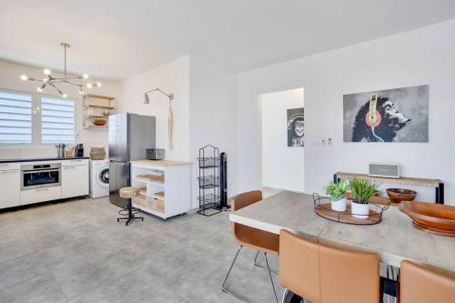 Villa Kiwi 3 min to the Beach with Private Magnesium Pool & Dive Rinse Tank Villa Kiwi 3 min to the Beach with Private Magnesium Pool & Dive Rinse Tank