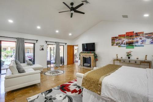 Pool and Hot Tub Spacious Villa in Coral Springs! in คอรัล สปริงส์ (FL)