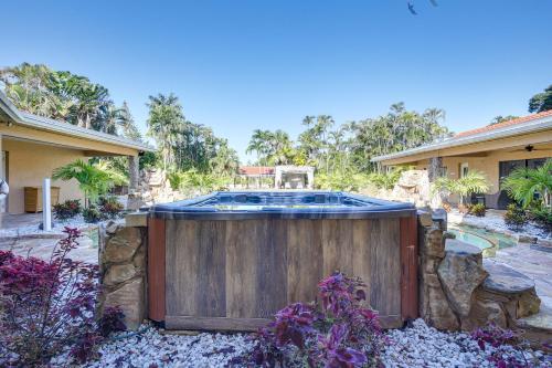 Pool and Hot Tub Spacious Villa in Coral Springs! in คอรัล สปริงส์ (FL)
