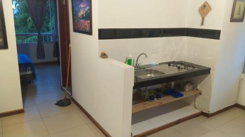 Apartamento pequeño, acogedor, 1 habitación, vista a zonas verdes, English