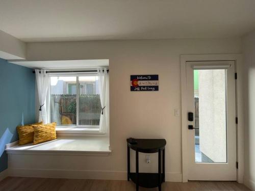 Private, cozy, suite by Mile High Stadium and Downtown Denver! in Denver, USA