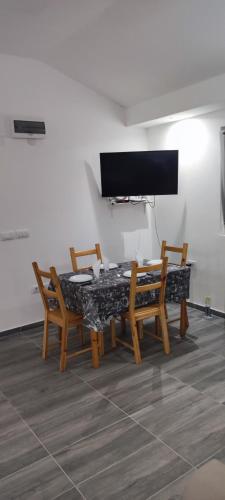 บริการและสิ่งอำนวยความสะดวก, Miljakovački konak (Miljakovacki konak) in วอซโดวัซ