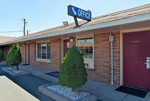 . Americas Best Value Inn & Suites Klamath Falls
