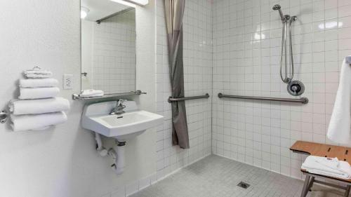 Motel 6-Fremont CA - South - image 9