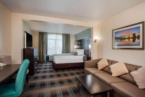 Wingate By Wyndham - Orlando International Airport - image 12