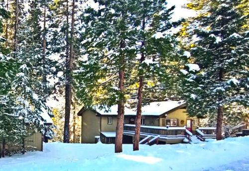 Cedar Ridge Retreat Lake Almanor