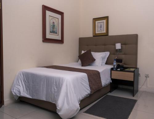Single room, economy