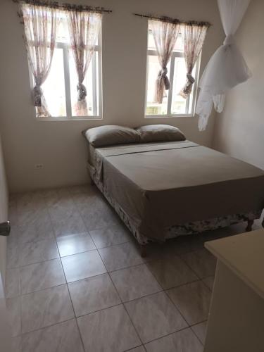 Double Room room in Super breezy cozynook !