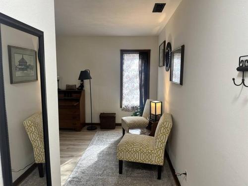 Old Aristocracy Hill 1BR Quiet Apartment Downtown! in Springfield, USA