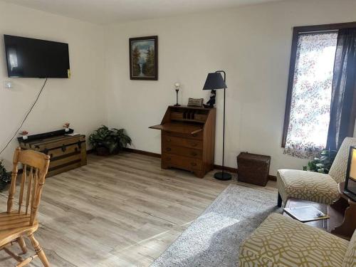 Old Aristocracy Hill 1BR Quiet Apartment Downtown! in Springfield, USA