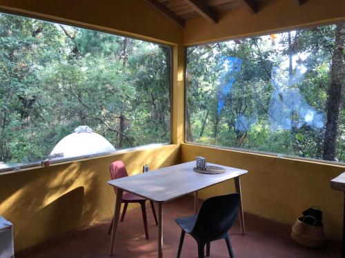 สภาพแวดล้อมโดยรอบ, La Cabaña Azul al fondo del Bosque de Tepoztlán (La Cabana Azul al fondo del Bosque de Tepoztlan) in ซานเปโดร