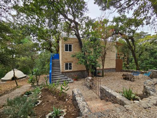 ทัศนียภาพภายนอกโรงแรม, La Cabaña Azul al fondo del Bosque de Tepoztlán (La Cabana Azul al fondo del Bosque de Tepoztlan) in ซานเปโดร