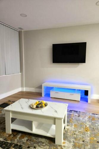 *The Stunning *King Suite* Heart of Towson in Towson, USA