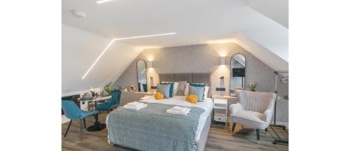 Turquoise Serenity Studio in London, Londra