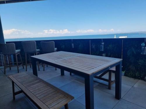 2 Bedrooms Aptmt with Ocean View