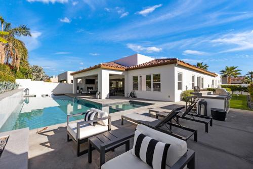 Sports Fan Paradise w/ Pool+Golf in La Quinta, USA