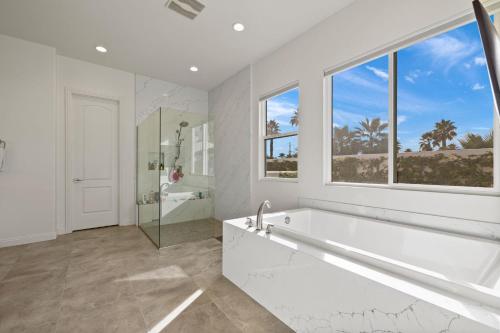 Sports Fan Paradise w/ Pool+Golf in La Quinta, USA