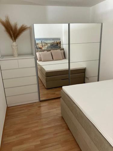 LuxWohnung Renoviertes, modernes 2-Raum-Apartment mit Balkon in Uni Nähe